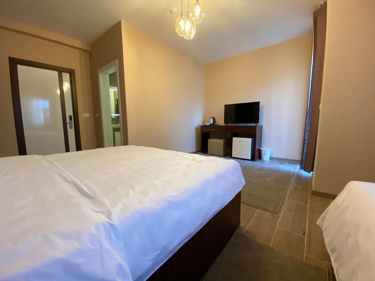 Hotel Kolonja'S Debar Eksteriør billede
