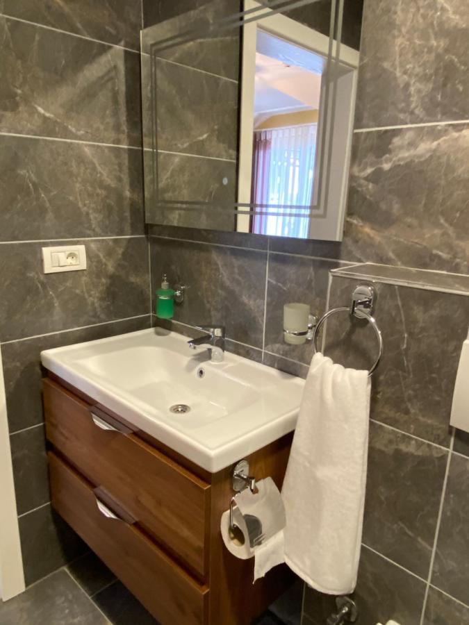 Hotel Kolonja'S Debar Eksteriør billede